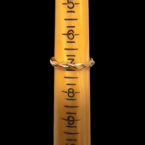 NEW 18K Gold Plated Twisted Stacking Ring Size 7 - Picture 5 of 6